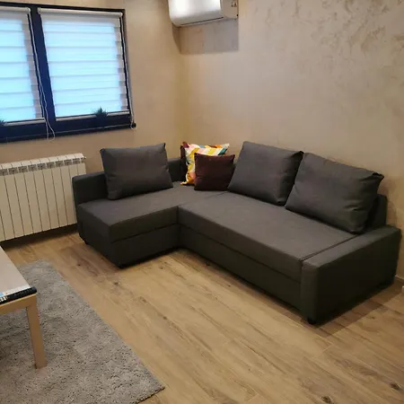 Airport Nest Belgrade Apartment Exterior photo