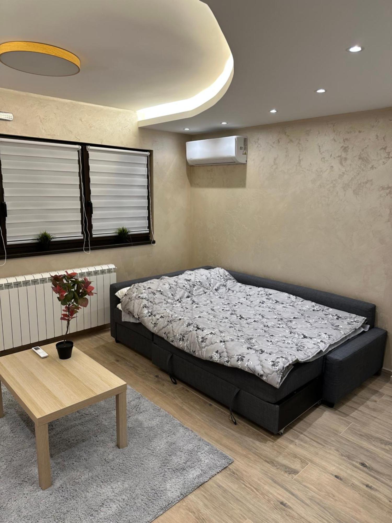Airport Nest Apartment Belgrade